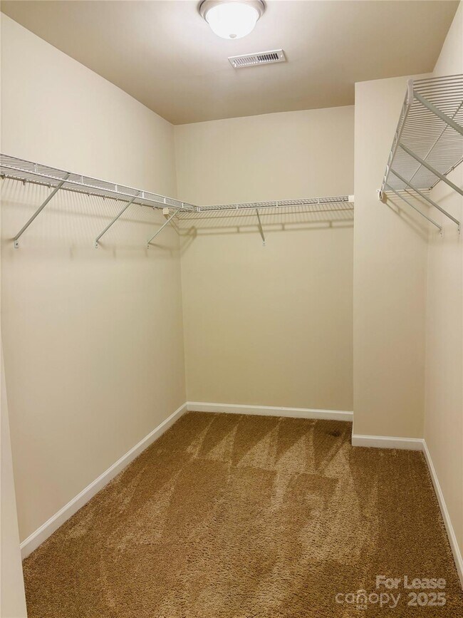 Building Photo - 3147 Cheyney Park Dr