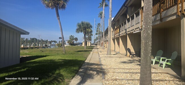 Building Photo - 5505 Sun Harbor Rd