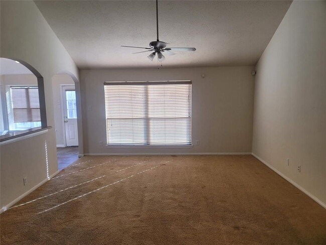 Building Photo - 3611 Elmwood Dale Dr