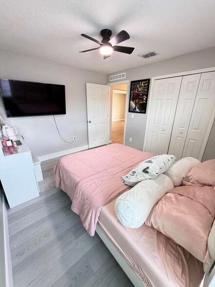 Building Photo - 4249 SW Whitebread Rd