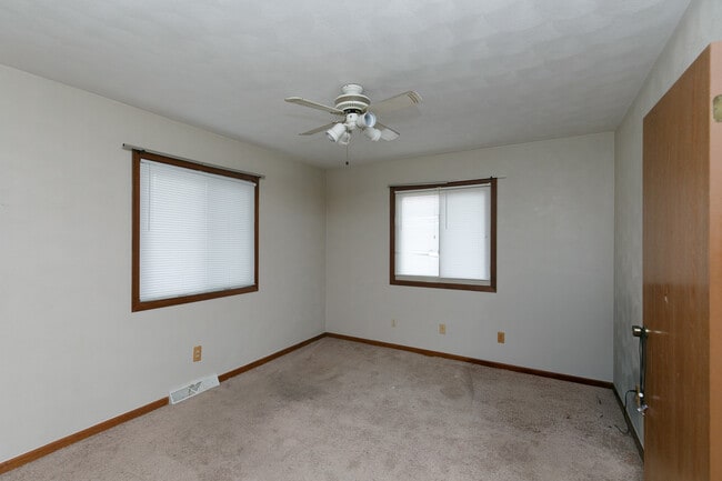 Building Photo - 3430 Holiday Ct