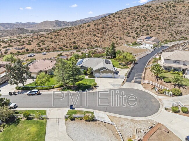 Building Photo - 34677 Desert Rd