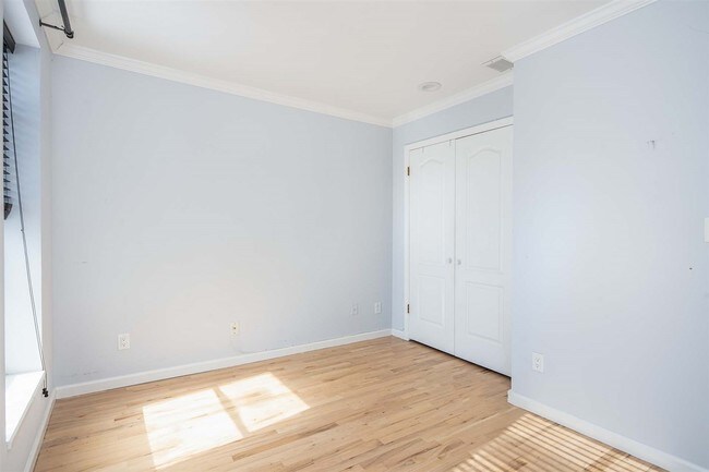 Building Photo - 457 2nd St