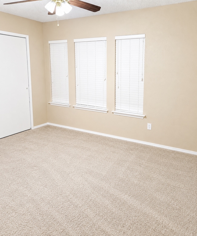 Building Photo - AVAILABLE JULY 1st; APPLY AT OUR WEBSITE TODAY!!