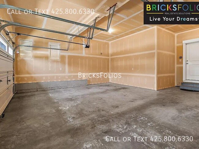 Building Photo - 814 Mount Baker Pl NE