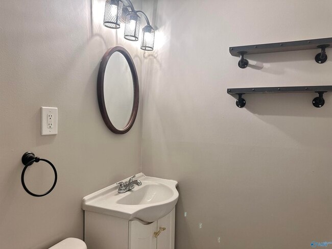 Building Photo - 10302 Picadilly Ln SW