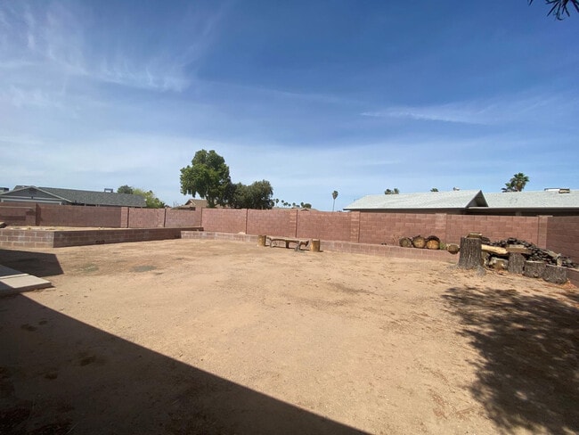 Building Photo - 14619 N 62nd Ave