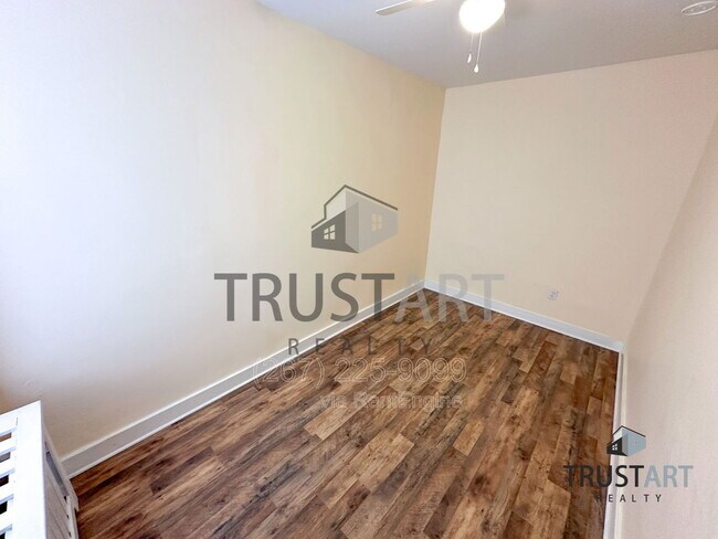 Building Photo - 2834 E Venango St