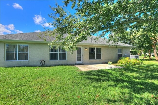 Building Photo - 113 Drake Way