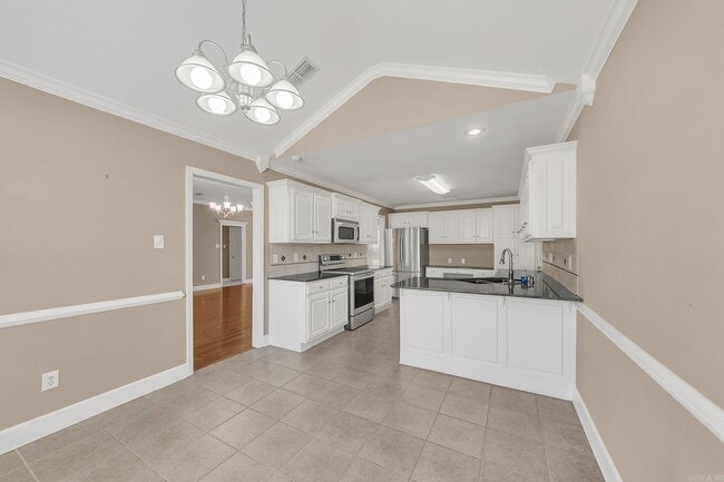 Building Photo - 25 Willow Dr