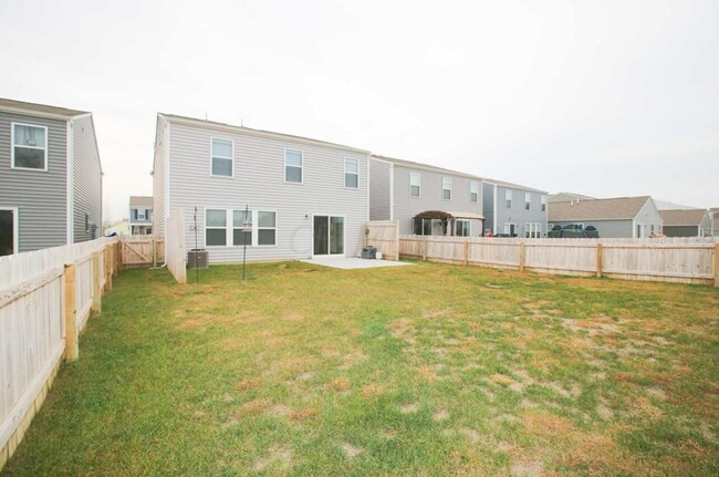 Building Photo - 4978 Crestbrook Dr