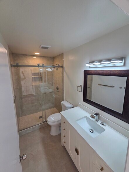 Building Photo - 9528 Bayamon Rd