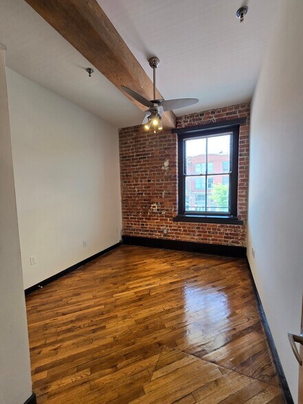 Building Photo - 1318 W Broad St