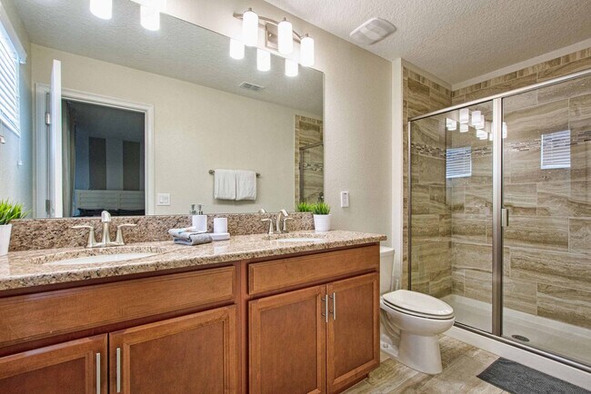 Building Photo - 4728 Sleepy Hollow Dr