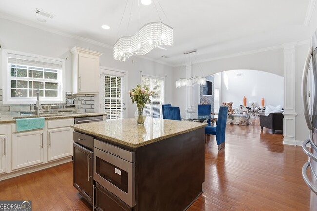 Building Photo - 3311 Bartlett Ave NE