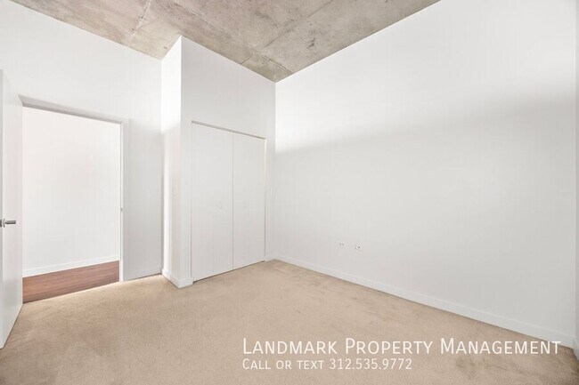 Building Photo - 235 W Van Buren St