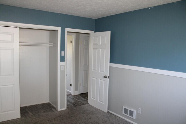 Building Photo - 575 Crimson Dr