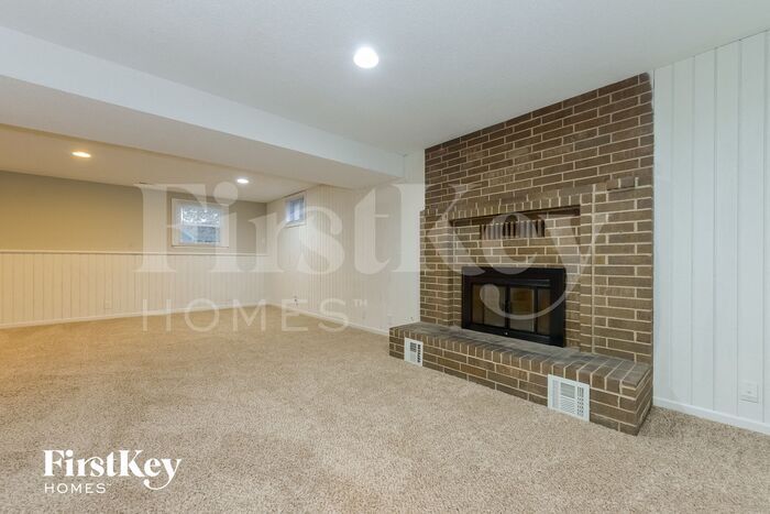 Building Photo - 207 W Heritage Dr