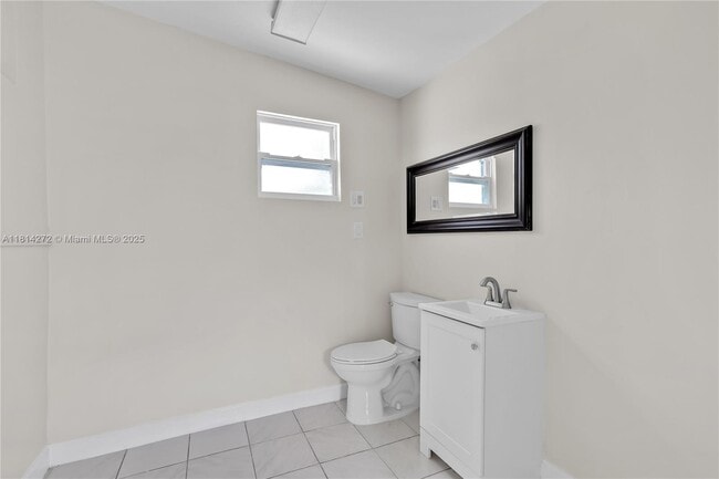 Building Photo - 2309 SW 62nd Ave