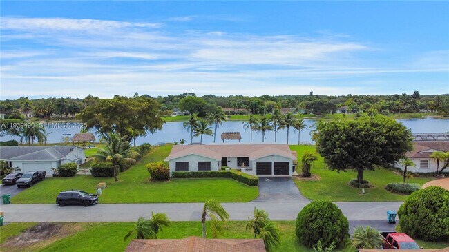 Building Photo - 10962 SW 117th St