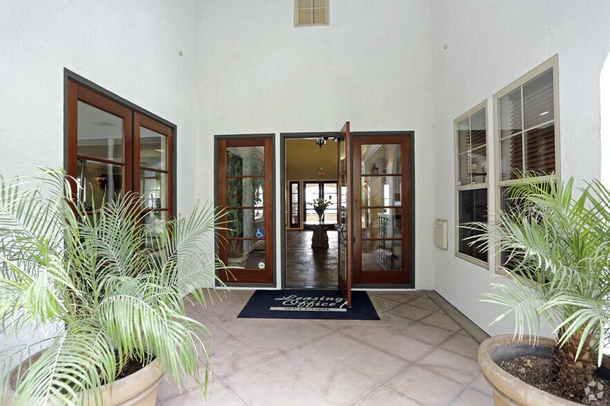 Elan Sevilla 1301 Medical Center Dr Chula Vista CA 91911 Apartment