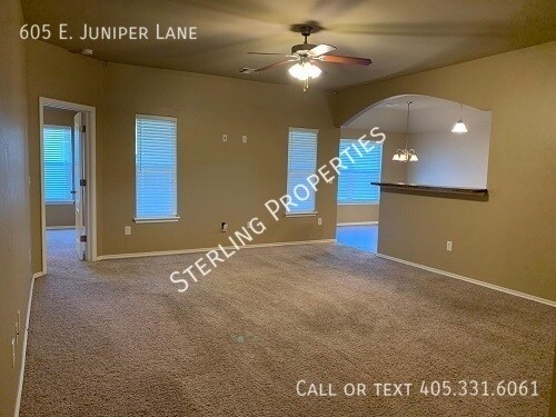 Building Photo - 605 E Juniper Ln