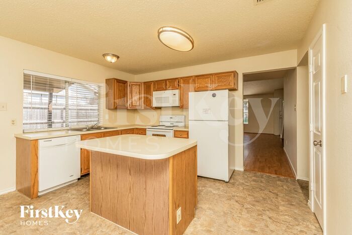 Building Photo - 4231 Glen Ridge Dr