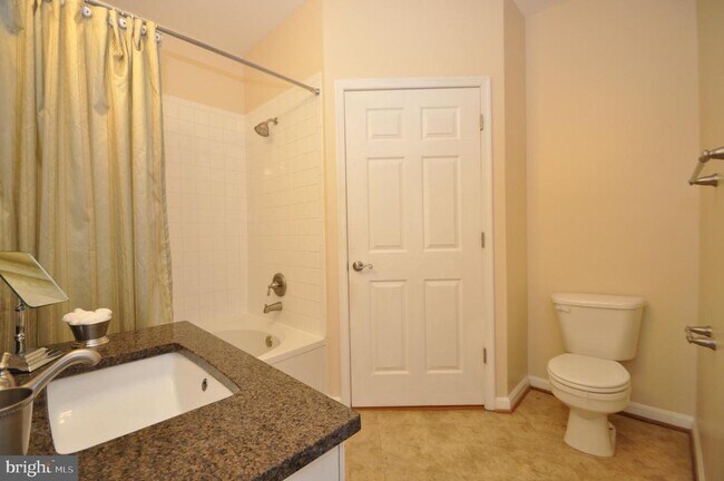 Building Photo - 4550 Strutfield Ln