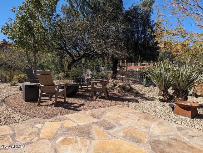 Building Photo - 17020 E Kiwanis Dr