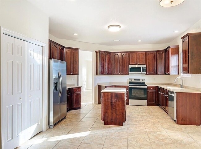 Building Photo - 10817 Masters Dr