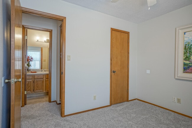 Building Photo - 5609 Wingate Ave NW