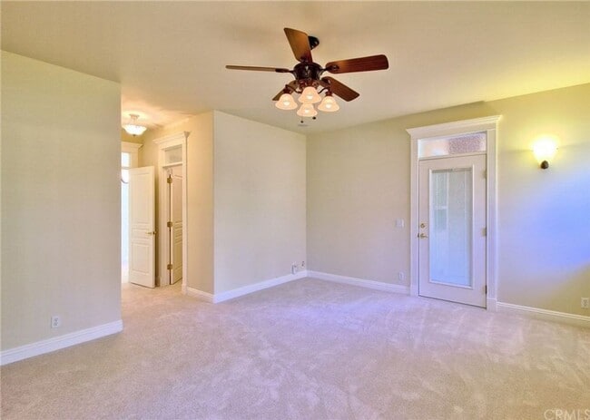 Building Photo - 1865 Vineyard Dr