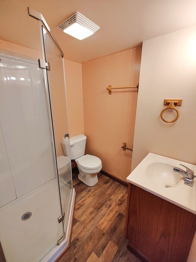 Building Photo - *Recently Updated 3BD/2.5BA Available for ...