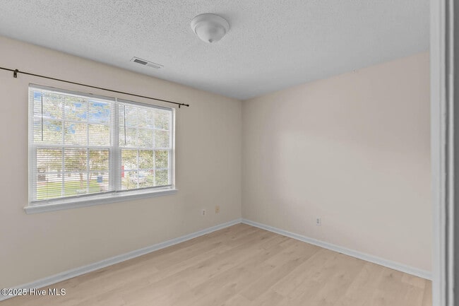 Building Photo - 1144 Pueblo Dr