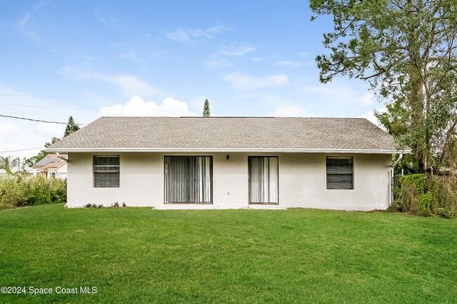 Building Photo - 1810 Pace Dr NW