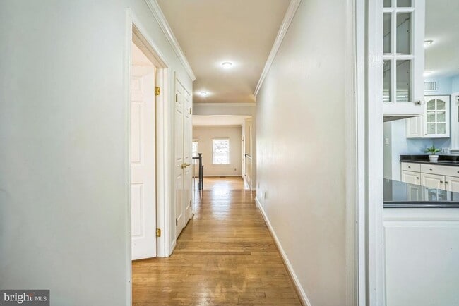 Building Photo - 7330 Lewinsville Park Ct