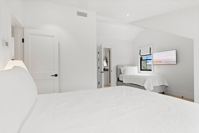 Building Photo - 3 Old Mill Ct