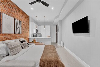 Building Photo - 120 Christopher St