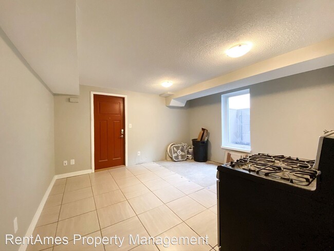 Building Photo - 525 Welch Ave