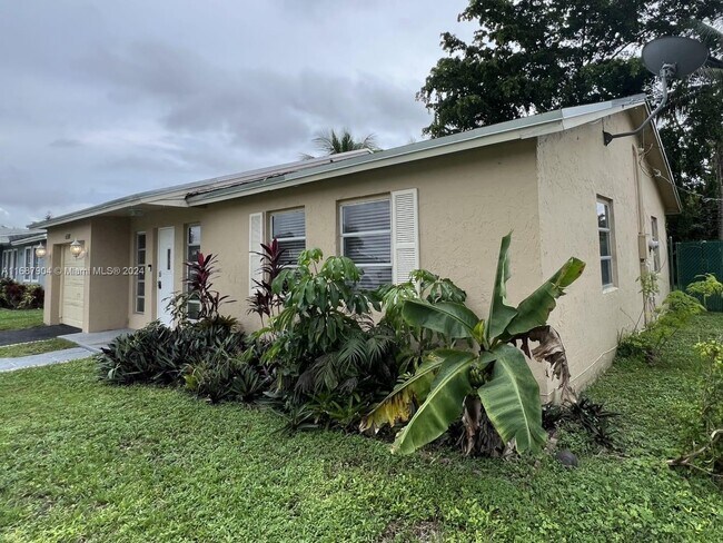 Building Photo - 6580 Winfield Blvd