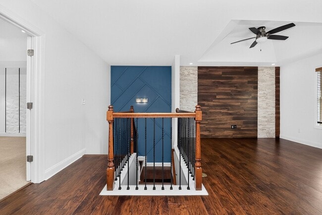 Building Photo - 549 Daventry Ct