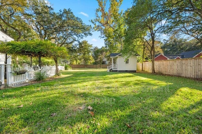 Building Photo - 216 W Carolina Ave