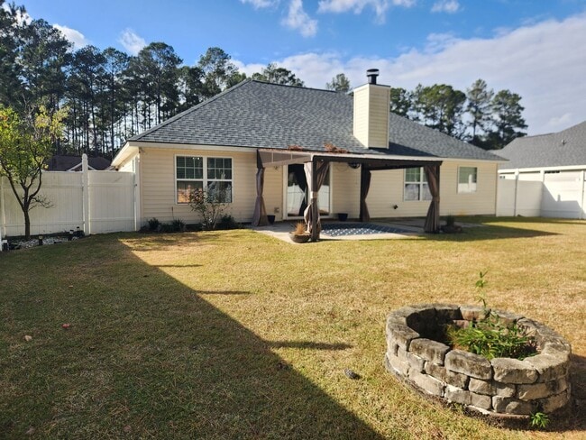 Building Photo - Tastefully updated 3 Bedroom 2 Bath home in The Arbors of Pooler!