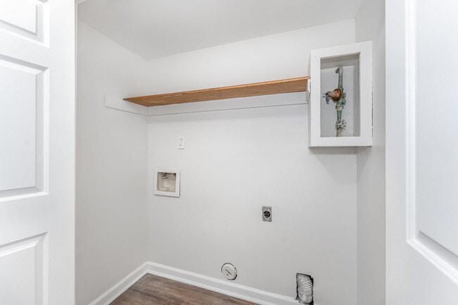 Building Photo - Everything You Need. All Right Here at Lak...