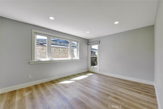 Building Photo - 629 S Yorba St