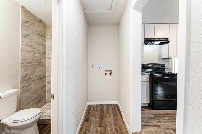 Building Photo - 3722 Seabrook St