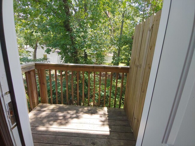 Building Photo - Best in Forest Park.  2016 Construction!!