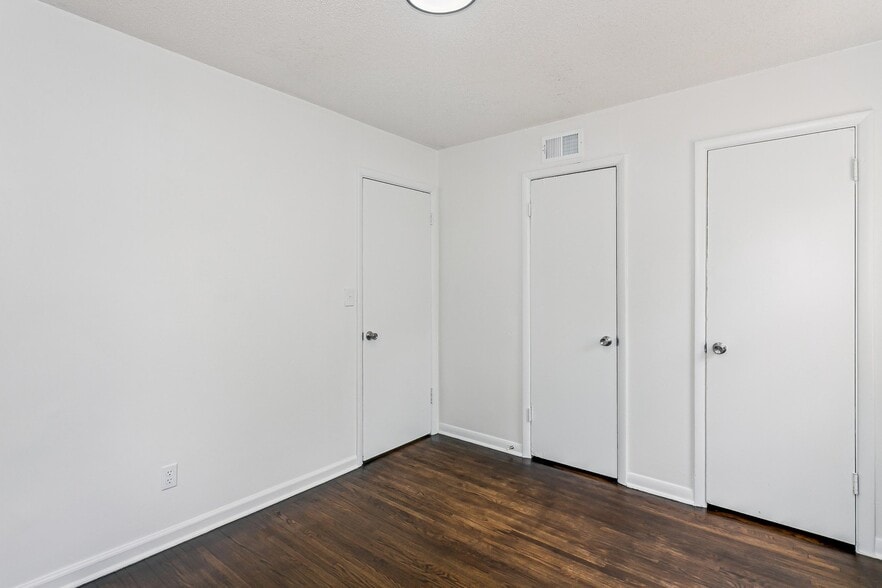 Building Photo - 2807 S Pattie St