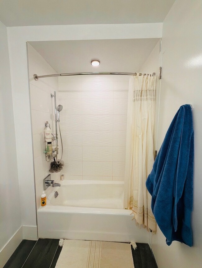 Building Photo - 1-15-15 57th Ave