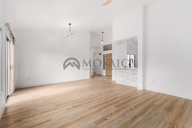 Building Photo - 1567 E Black Diamond Dr
